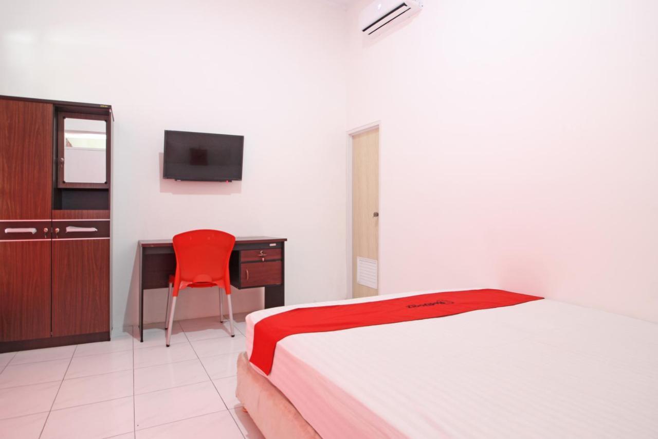 Reddoorz Near Terminal Tirtonadi Hotel Surakarta  Exterior photo